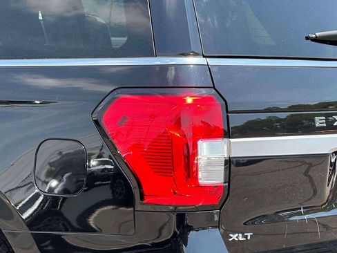 Used 2023 Ford Expedition XLT AWD/4WD image 9