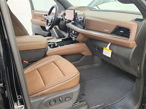 New 2026 Chevrolet Suburban High Country AWD/4WD image 35