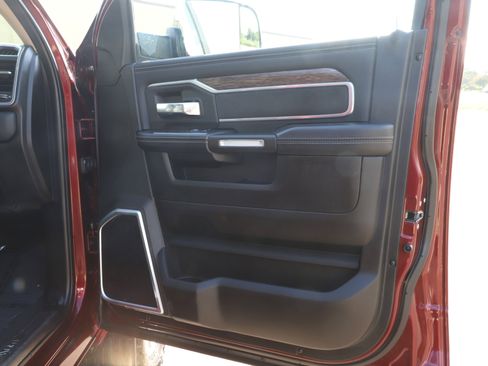 Used 2019 RAM 2500 Laramie AWD/4WD image 9