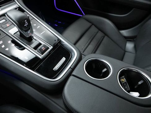 Certified 2023 Porsche Panamera Platinum Edition image 23