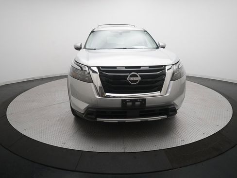 Used 2025 Nissan Pathfinder SL w/ SL Premium Package image 11