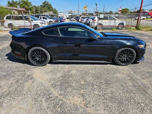 Used 2017 Ford Mustang GT w/ GT Performance Package image 12