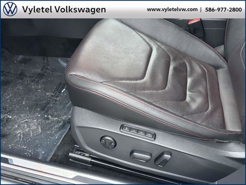 Certified 2023 Volkswagen Jetta GLI Autobahn w/ GLI Black Package image 18