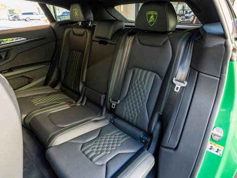 Used 2025 Lamborghini Urus SE AWD/4WD image 30