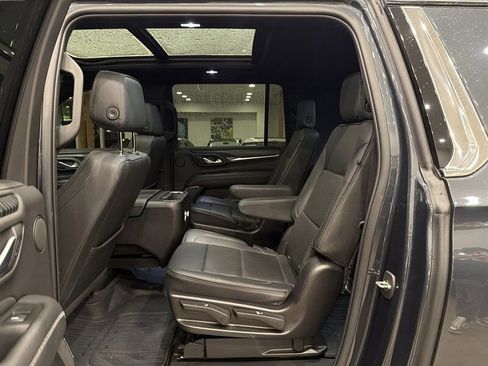 Used 2022 GMC Yukon XL Denali image 9