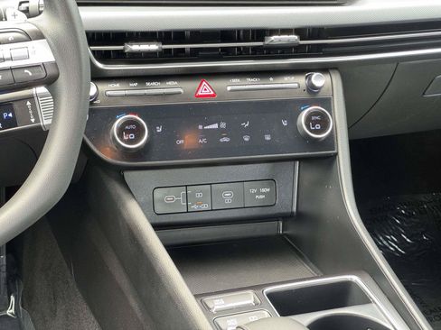 Used 2025 Hyundai Sonata SEL FWD image 4