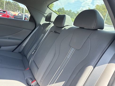 Used 2022 Hyundai Elantra SEL w/ Convenience + Premium Package FWD image 24