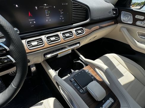 New 2026 Mercedes-Benz GLS 450 4MATIC image 30