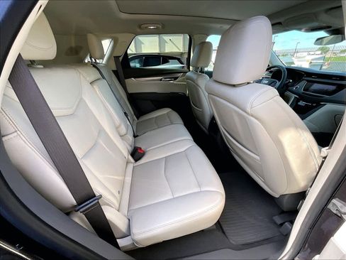 Used 2018 Cadillac XT5 Luxury w/ Driver Awareness Package AWD/4WD image 30