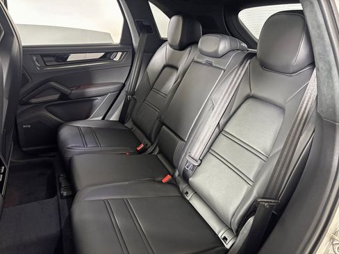 New 2026 Porsche Cayenne GTS image 36