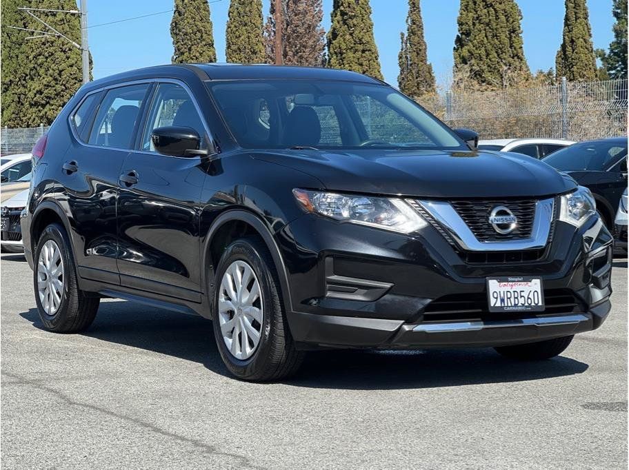 Used 2017 Nissan Rogue S FWD image 3