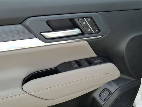 New 2027 GMC Terrain Elevation w/ Elevation Premium Package FWD image 8