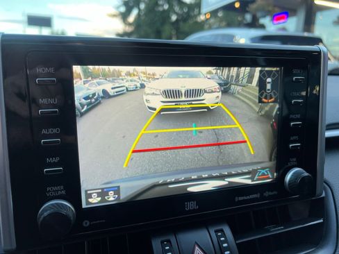 Used 2020 Toyota RAV4 Limited image 40