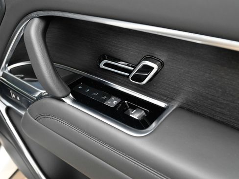 Used 2025 Land Rover Range Rover SE AWD/4WD image 51