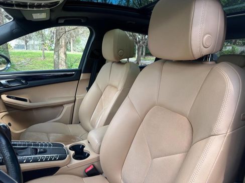 Used 2018 Porsche Macan Sport Edition image 18