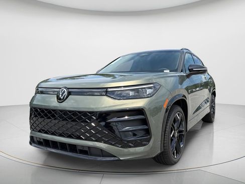 New 2026 Volkswagen Tiguan SE R-Line FWD image 9