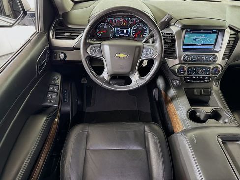 Used 2019 Chevrolet Suburban LT RWD image 21