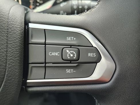 New 2026 Jeep Compass Latitude image 17