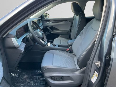 New 2026 Volkswagen Tiguan SE AWD/4WD image 9