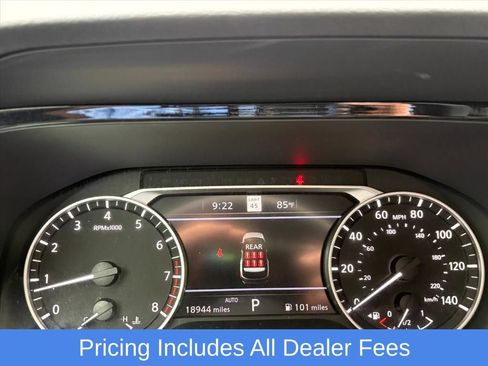 Certified 2023 Nissan Pathfinder SL w/ Black Appearance Package AWD/4WD image 9