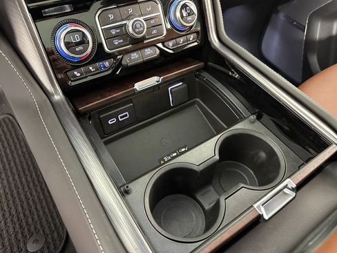 Used 2023 GMC Yukon Denali Ultimate image 39