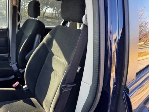 Used 2016 Dodge Grand Caravan American Value Package w/ UConnect Hands-Free Group image 38