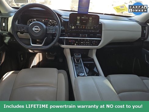 Used 2025 Nissan Pathfinder SL image 12