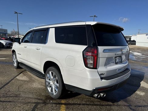 Certified 2023 Chevrolet Suburban High Country image 2