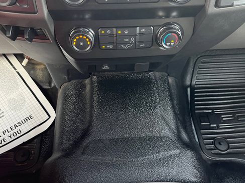 Used 2022 Ford F250 XL w/ STX Appearance Package image 22