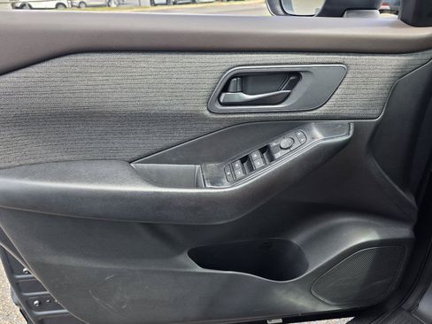 Used 2023 Nissan Rogue S FWD image 23