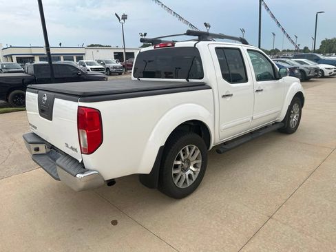 Used 2011 Nissan Frontier SL AWD/4WD image 30