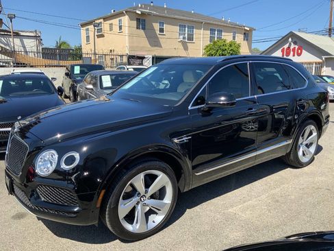 Used 2019 Bentley Bentayga AWD/4WD image 3