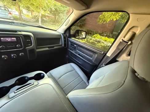 Used 2018 RAM 1500 ST AWD/4WD image 18