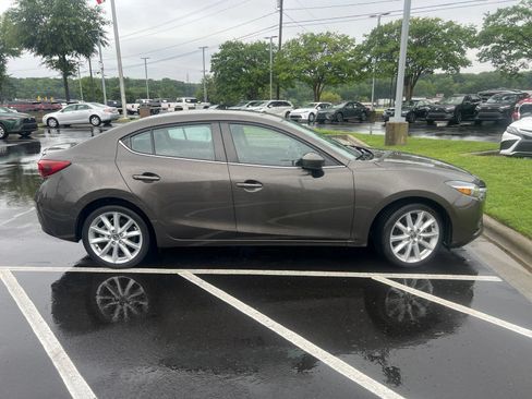 Used 2017 MAZDA MAZDA3 Grand Touring w/ Premium Equipment Package FWD image 21