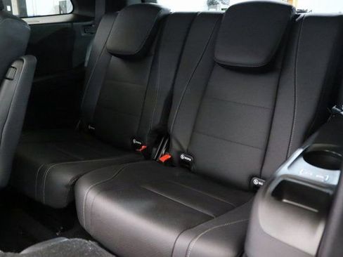 Certified 2025 Mercedes-Benz GLS 450 4MATIC image 19