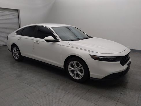 Used 2023 Honda Accord LX image 11