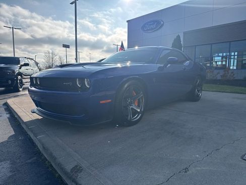 Used 2018 Dodge Challenger SRT Hellcat image 2