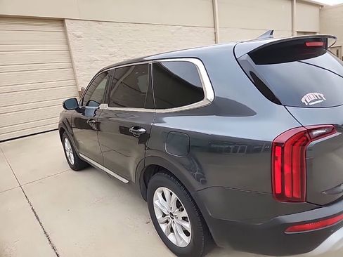 Used 2022 Kia Telluride LX image 17