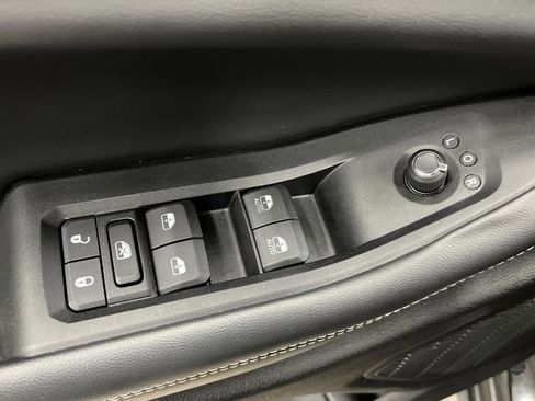 Used 2023 Jeep Grand Cherokee L Limited image 28