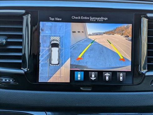 Used 2018 Chrysler Pacifica Touring-L Plus w/ Advanced Safetytec Group image 13