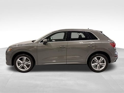Used 2024 Audi Q3 2.0T Premium w/ Convenience Package AWD/4WD image 2