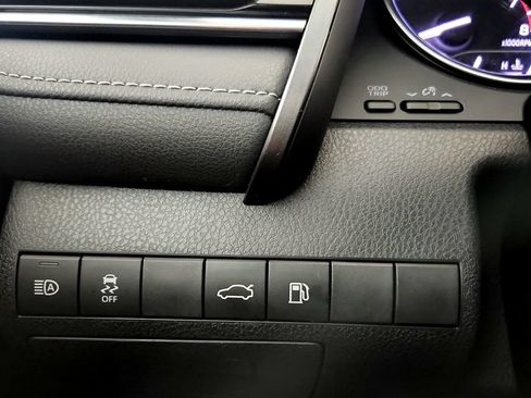Used 2018 Toyota Camry SE w/ Audio Package FWD image 32