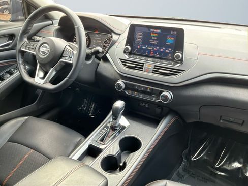 Used 2019 Nissan Altima 2.5 SR FWD image 14
