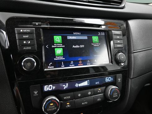 Used 2019 Nissan Rogue SV w/ Premium Package FWD image 28