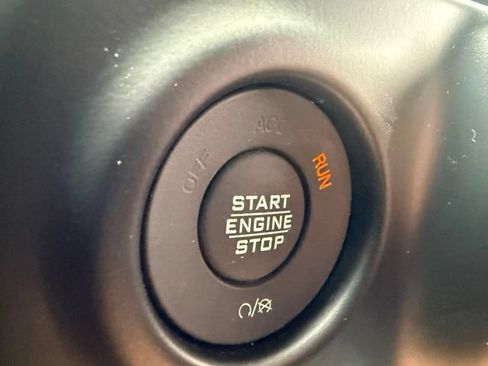 Used 2020 Jeep Wrangler Sport AWD/4WD image 19