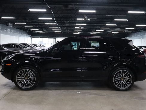 Used 2021 Porsche Cayenne image 2