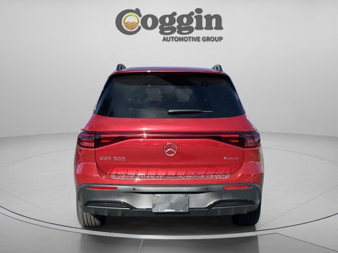 Used 2024 Mercedes-Benz EQB 300 4MATIC image 5