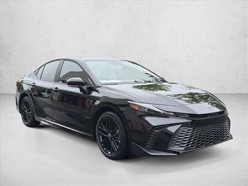 New 2026 Toyota Camry SE FWD image 3