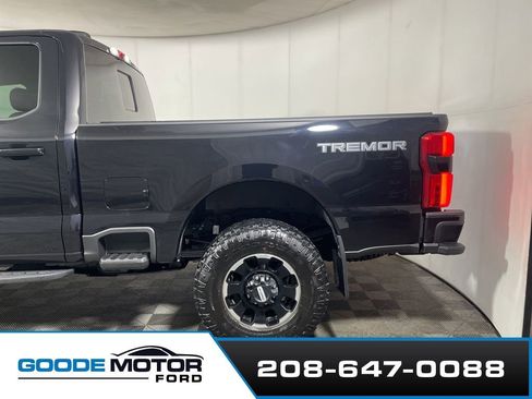 Used 2025 Ford F350 Platinum w/ Tremor Off-Road Package AWD/4WD image 5