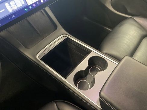 Used 2021 Tesla Model Y Long Range image 12